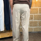 Pantalone Claudio wide fit con molla posteriore